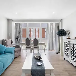 Habitación en casa particular Cozy In Stylish Flat Just Steps From The, Cádiz